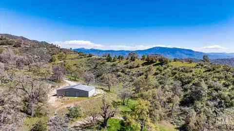 24051 Jacaranda Dr, Tehachapi, CA 93561 photo 67