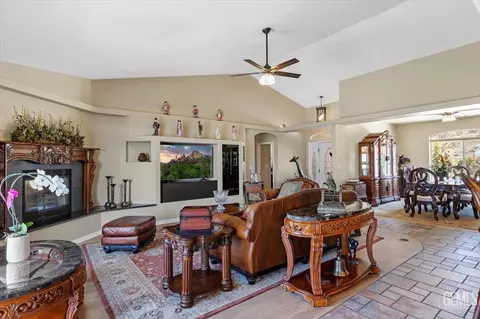 24051 Jacaranda Dr, Tehachapi, CA 93561 photo 10