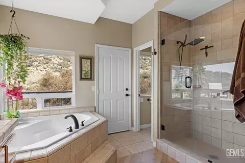 24051 Jacaranda Dr, Tehachapi, CA 93561 photo 38