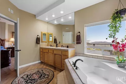 24051 Jacaranda Dr, Tehachapi, CA 93561 photo 37