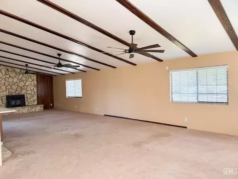 297 Pine St, Shafter, CA 93263 photo 6