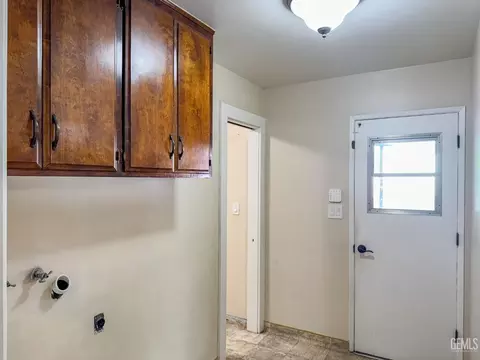 297 Pine St, Shafter, CA 93263 photo 16