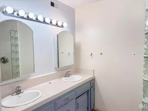 297 Pine St, Shafter, CA 93263 photo 23