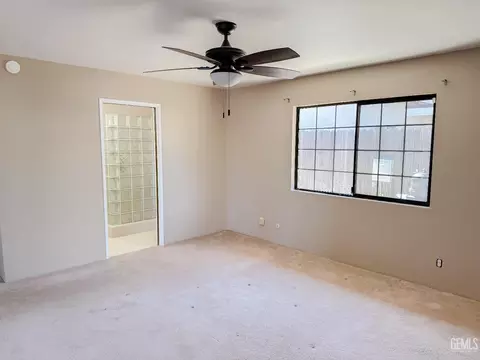 297 Pine St, Shafter, CA 93263 photo 22
