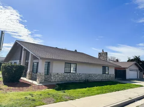 297 Pine St, Shafter, CA 93263 photo 4