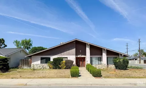 297 Pine St, Shafter, CA 93263 photo 1