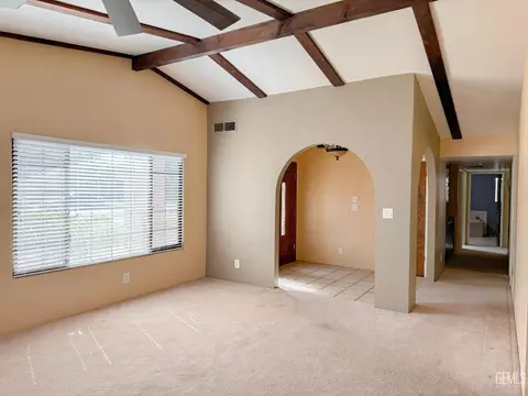 297 Pine St, Shafter, CA 93263 photo 8