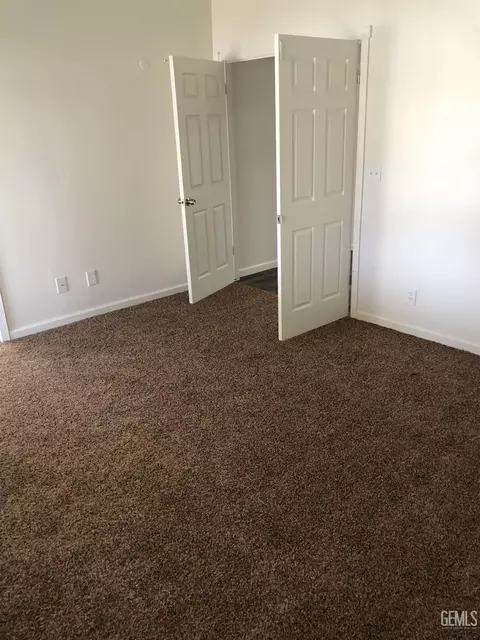 8408 Stuart Ct, Bakersfield, CA 93311 photo 11