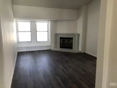 8408 Stuart Ct, Bakersfield, CA 93311 photo 3