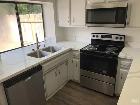 8408 Stuart Ct, Bakersfield, CA 93311 photo 5