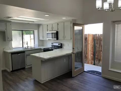 8408 Stuart Ct, Bakersfield, CA 93311 photo 4