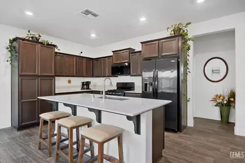 9613 Crystal Falls Ln, Shafter, CA 93263 photo 6