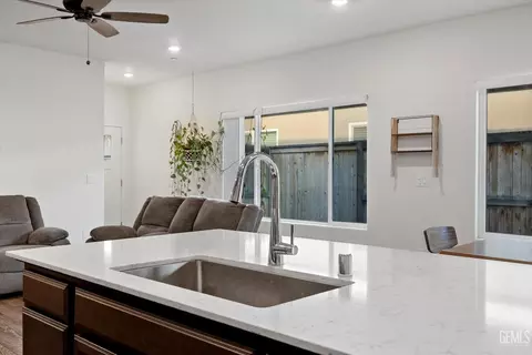 9613 Crystal Falls Ln, Shafter, CA 93263 photo 9