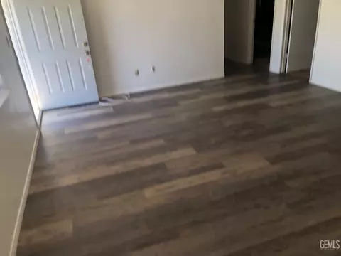 1832 4th St, Wasco, CA 93280 photo 2
