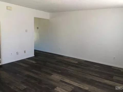 1832 4th St, Wasco, CA 93280 photo 3