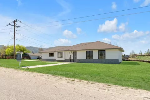 Exterior - 22300 Elm Ct, Tehachapi, CA 93561 photo 4 of 4