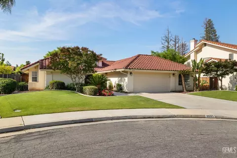 9605 Valley Forest Ct, Bakersfield, CA 93311