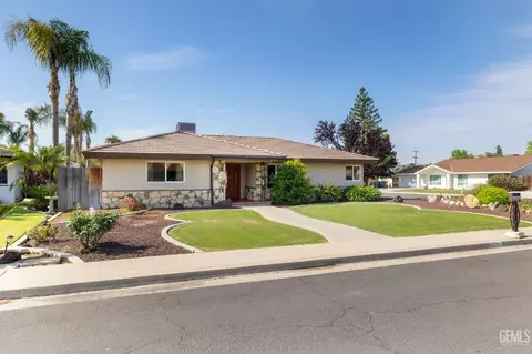 6725 Pinecone Ave, Bakersfield, CA 93308