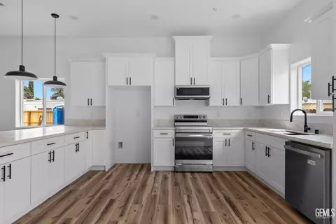 1105 3rd St, Bakersfield, CA 93304 photo 8