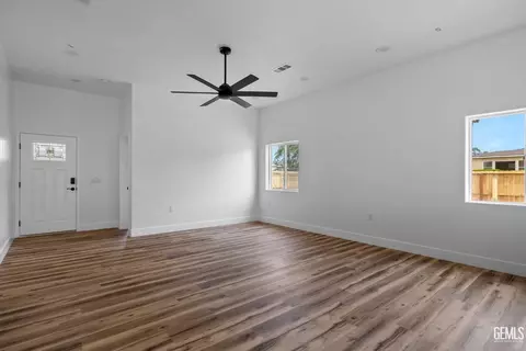 1105 3rd St, Bakersfield, CA 93304 photo 3