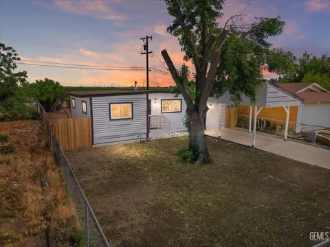 208 E 2nd St, Buttonwillow, CA 93206 photo 1