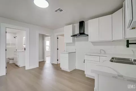 Entry Way - 710 Fillmore St, Taft, CA 93268 photo 1 of 1