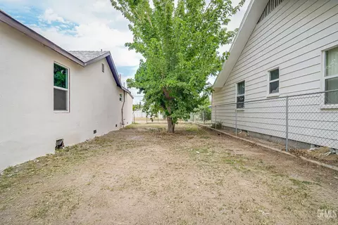 Exterior - 710 Fillmore St, Taft, CA 93268 photo 7 of 7