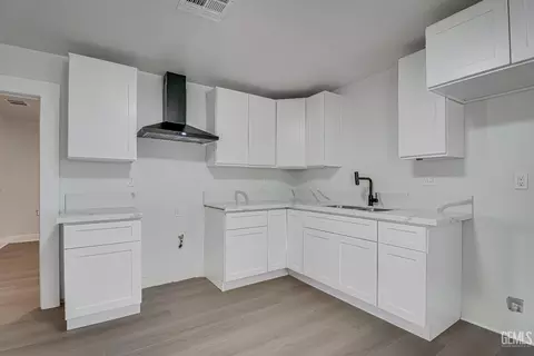 Kitchen - 710 Fillmore St, Taft, CA 93268 photo 2 of 2