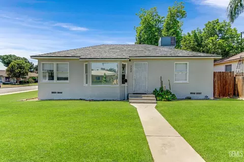 722 Francis St, Bakersfield, CA 93308