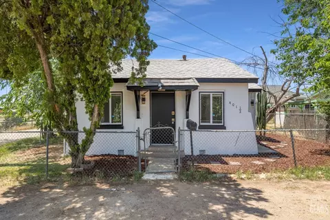 401 Decatur St #1/2, Bakersfield, CA 93308