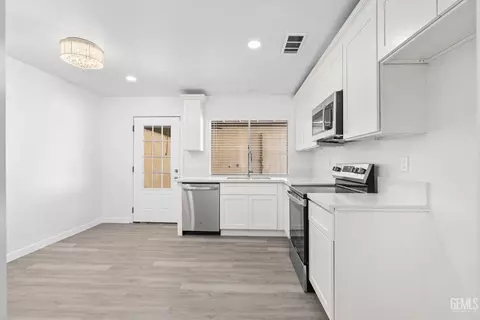 Other - 914 4th St, Taft, CA 93268 photo 3 of 6