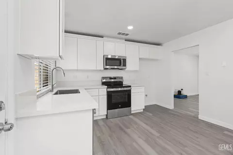 Other - 914 4th St, Taft, CA 93268 photo 4 of 6