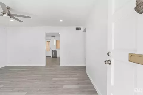 Other - 914 4th St, Taft, CA 93268 photo 2 of 6