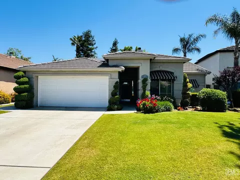518 Lewisham St, Bakersfield, CA 93311