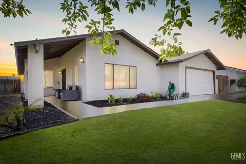 Exterior - 3849 Moss St, Bakersfield, CA 93312 photo 1 of 8