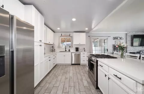 Kitchen - 3849 Moss St, Bakersfield, CA 93312 photo 2 of 3