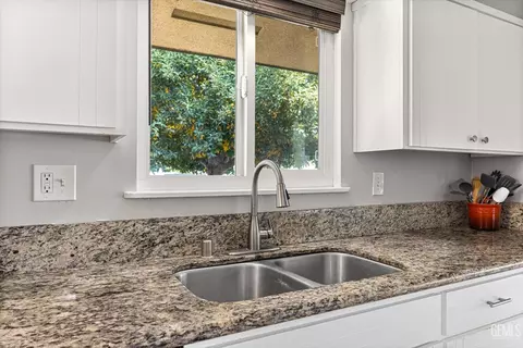 Kitchen - 295 Walnut St, Shafter, CA 93263 photo 2 of 3