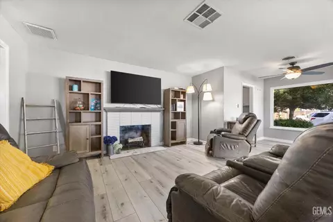 Other - 295 Walnut St, Shafter, CA 93263 photo 2 of 4