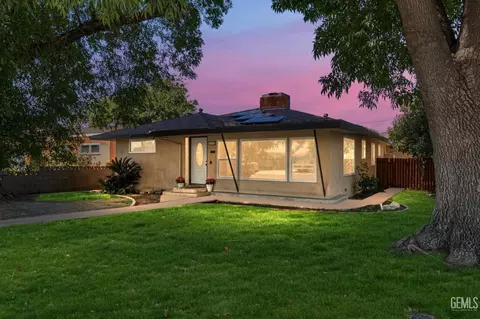 Exterior - 295 Walnut St, Shafter, CA 93263 photo 1 of 5