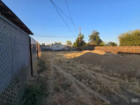 1210 E 9th St, Bakersfield, CA 93307 photo 4