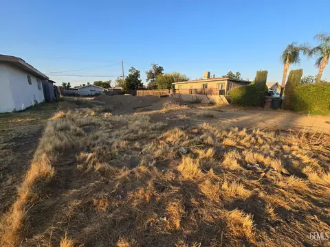 1210 E 9th St, Bakersfield, CA 93307 photo 2