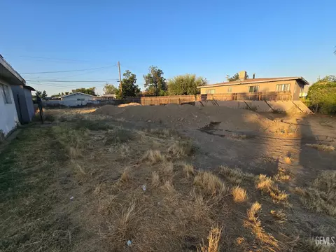 1210 E 9th St, Bakersfield, CA 93307 photo 3