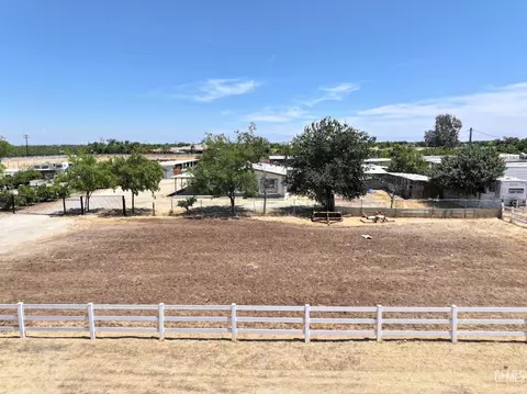 10416 Brutton St, Delano, CA 93215 photo 4