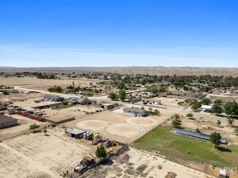 28135 Clydesdale Ave, Taft, CA 93268 photo 10