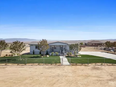 28135 Clydesdale Ave, Taft, CA 93268 photo 4