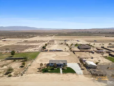 28135 Clydesdale Ave, Taft, CA 93268 photo 9