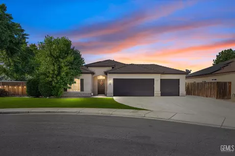 10834 Avenida Frasca Dr, Bakersfield, CA 93311