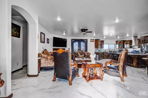 28124 Mustang Ave, Taft, CA 93268 photo 8