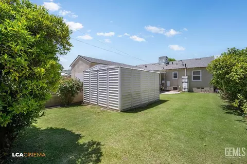 Exterior - 348 Wetherley Dr, Bakersfield, CA 93309 photo 5 of 9