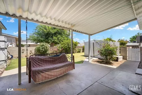 Exterior - 348 Wetherley Dr, Bakersfield, CA 93309 photo 3 of 9